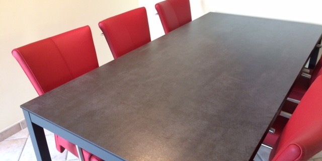 Eetkamertafel met stoelen